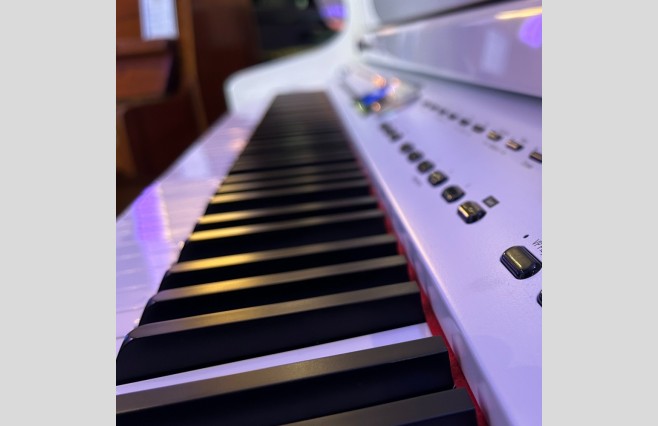 Robertson RP3000 Self Playing Digital Baby Grand Piano | Polished White | UK Delivery | 0% Finance | P/X | Full Warranty | Includes Stool & Headphones | Used - Image 10